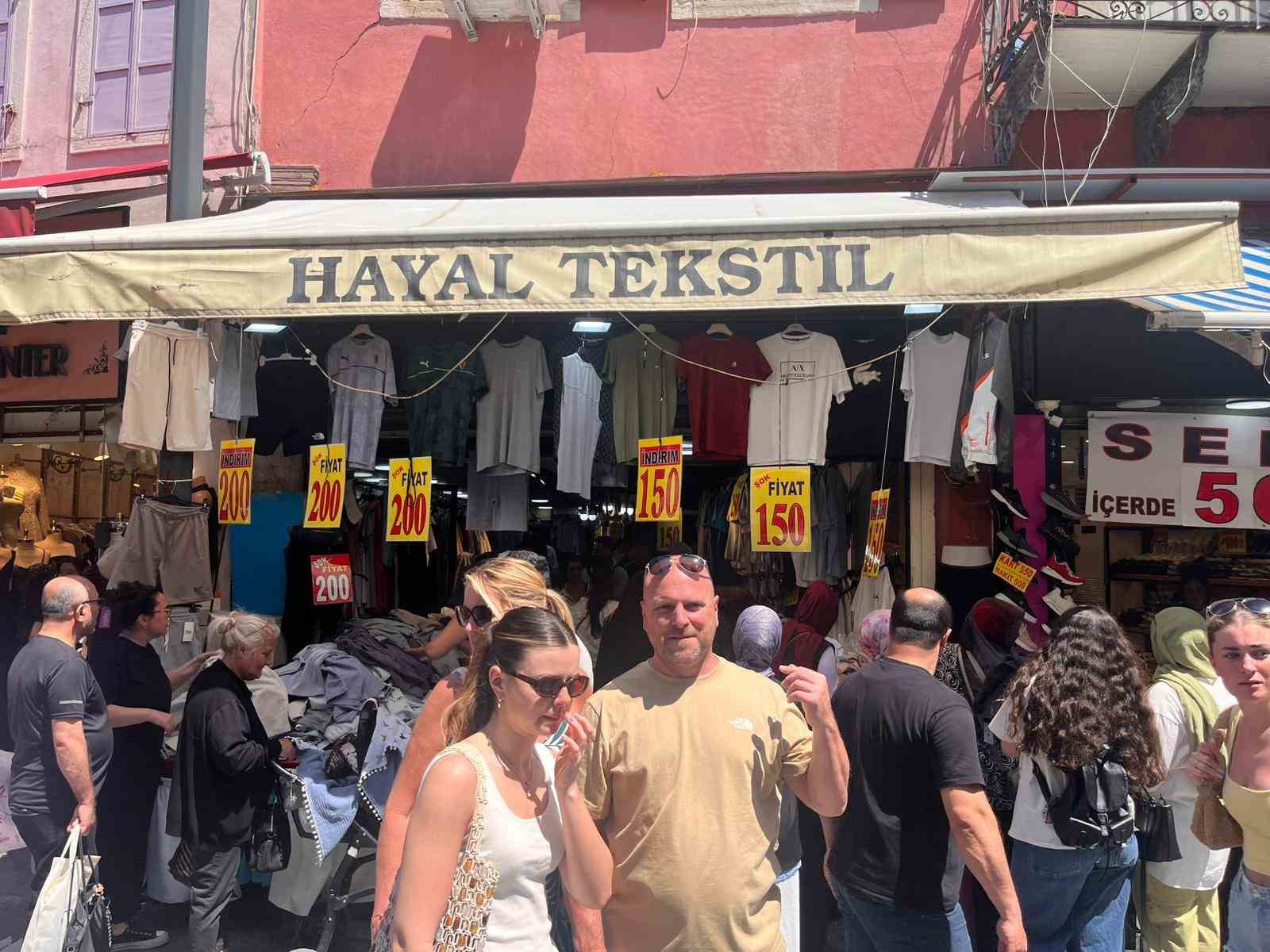 tarihi kemeralti carsisinda kurban bayrami yogunlugu yasaniyor 3 USIg56zr