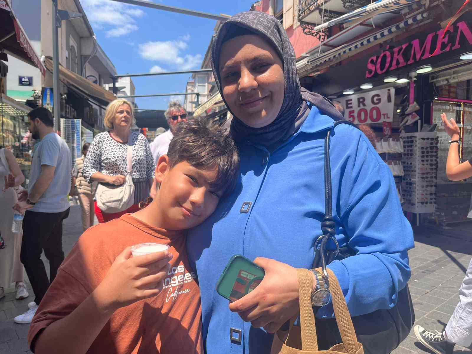 tarihi kemeralti carsisinda kurban bayrami yogunlugu yasaniyor 7 g9zD99Yh
