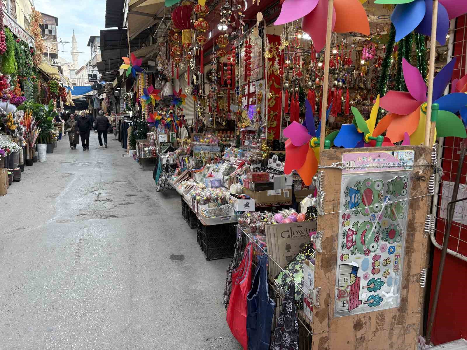 tarihi kemeralti carsisinda yilbasi yogunlugu 4