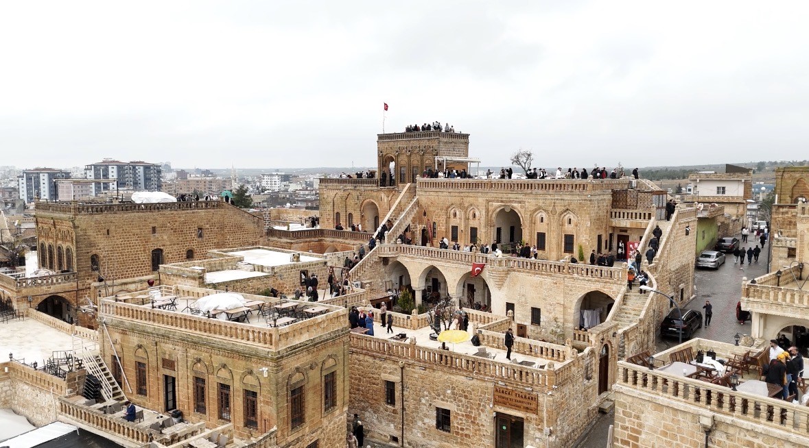 tarihi kent mardin bayram tatilinde ziyaretci akinina ugradi 1 BAgUCNBN