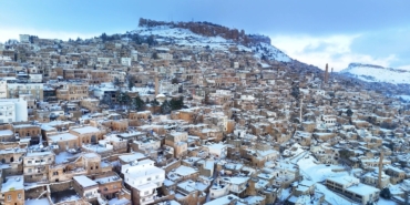 tarihi-kent-mardin-beyaz-gelinligini-giydi-SsRMIice.jpg