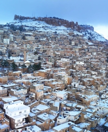 tarihi-kent-mardin-beyaz-gelinligini-giydi-SsRMIice.jpg