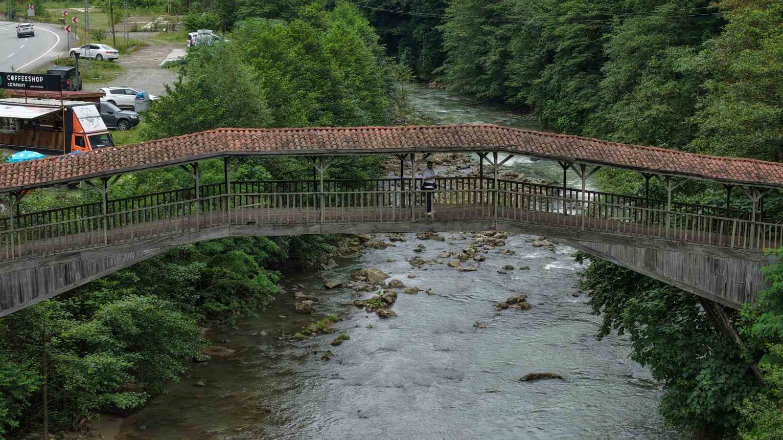 Tarihi Kiremitli Köprü turistlerin gözdesi oldu 11 tarihi kiremitli kopru turistlerin gozdesi oldu 7 65FRZl8J
