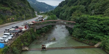 tarihi-kiremitli-kopru-turistlerin-gozdesi-oldu-RhX9Z6Lg.jpg
