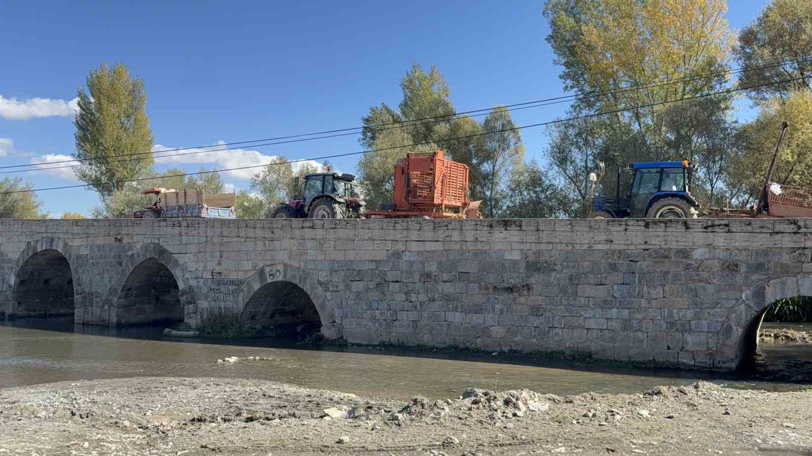 tarihi kopru 2 bin yildir hizmet veriyor 4 qajbKkj8