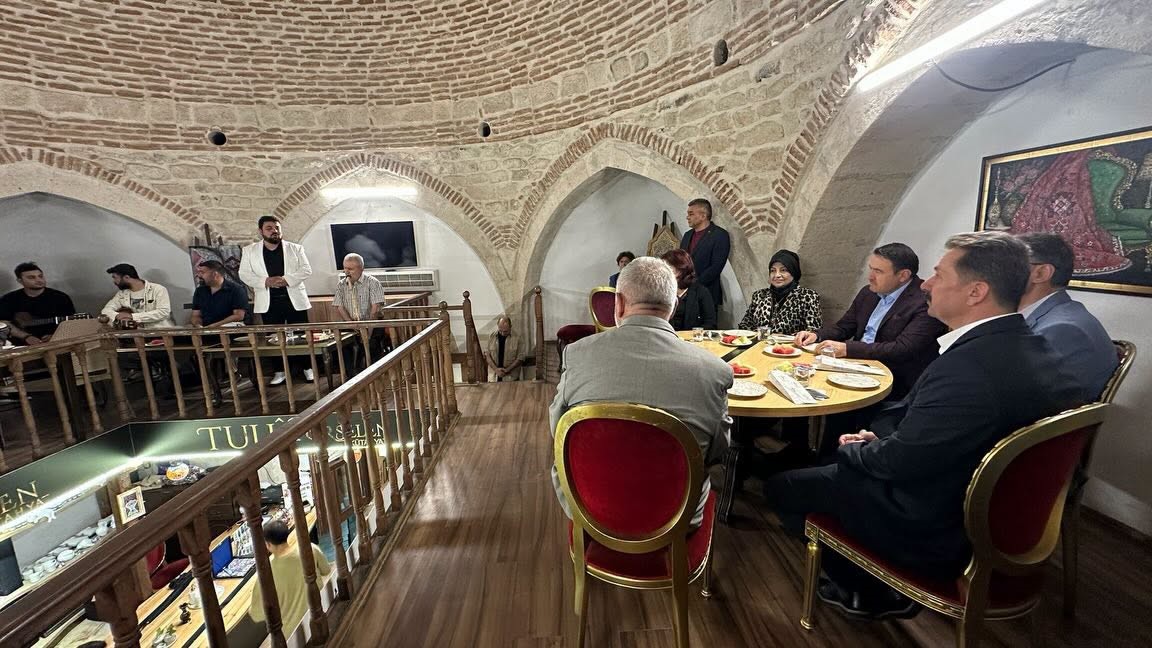 Tarihi Küçük Hamam sanatla yeniden hayat buldu 10 tarihi kucuk hamam sanatla yeniden hayat buldu 6 fSp5kbve