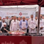 tarihi-misir-carsisinda-20-bin-kisilik-asure-ikrami-v9RGKKqg.jpg