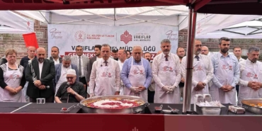 tarihi-misir-carsisinda-20-bin-kisilik-asure-ikrami-v9RGKKqg.jpg