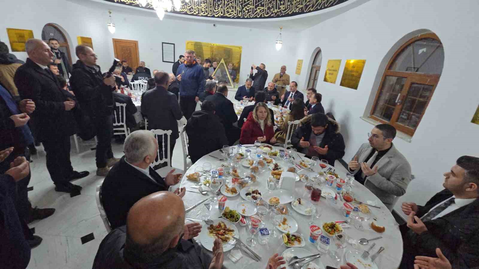 Tarihi "Sığırcık Suyu" dualarla yeniden hizmete açıldı 4 tarihi sigircik suyu dualarla yeniden hizmete acildi 0 sfS25MUn