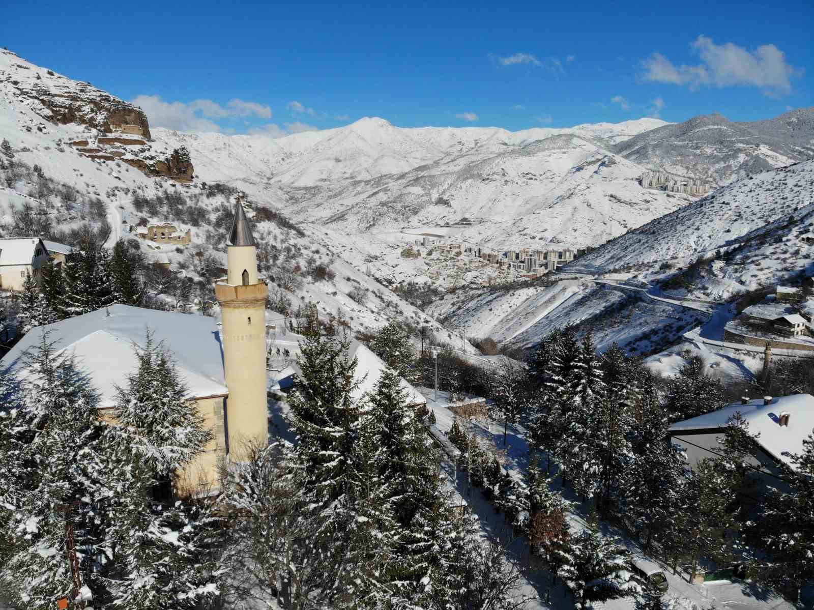 tarihi suleymaniye mahallesinden kar manzaralari 0