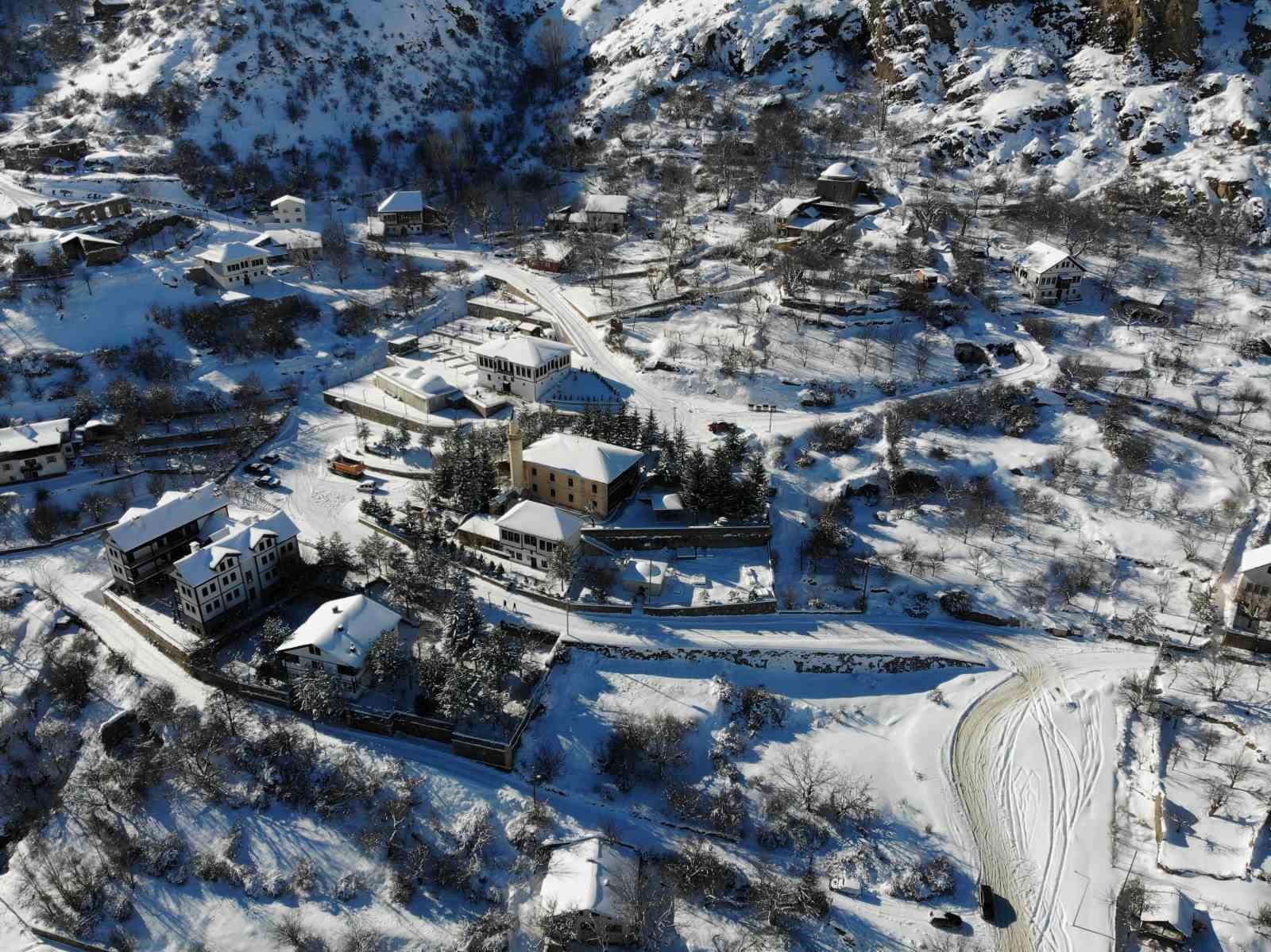 tarihi suleymaniye mahallesinden kar manzaralari 2