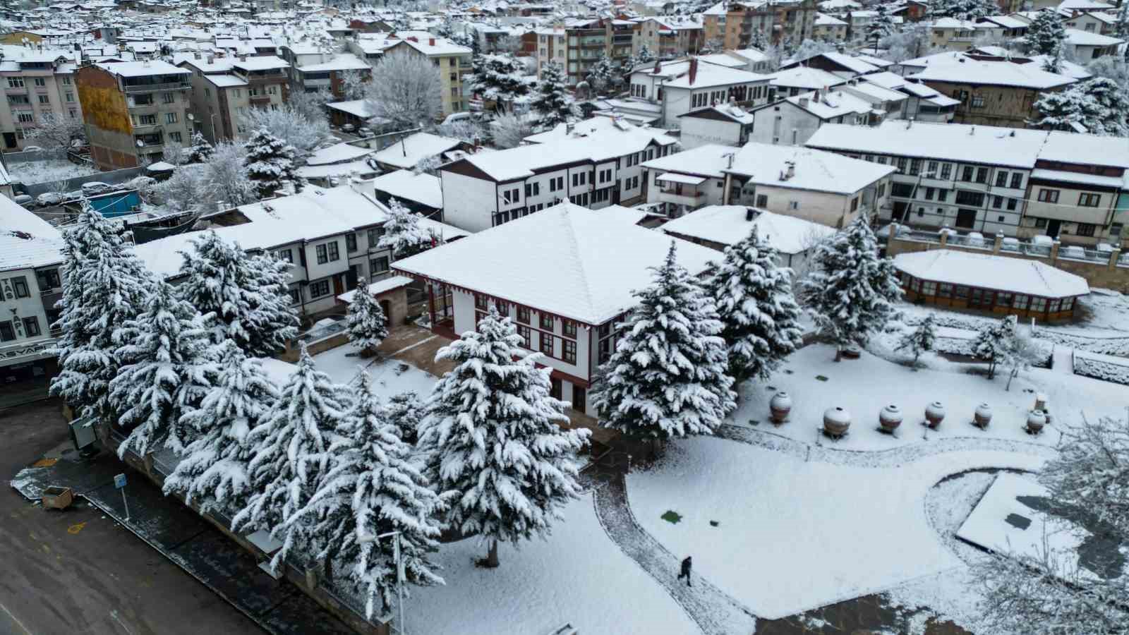 tarihi sulusokak beyaz ortuyle gorsel solen sundu 8 bGHfytJb