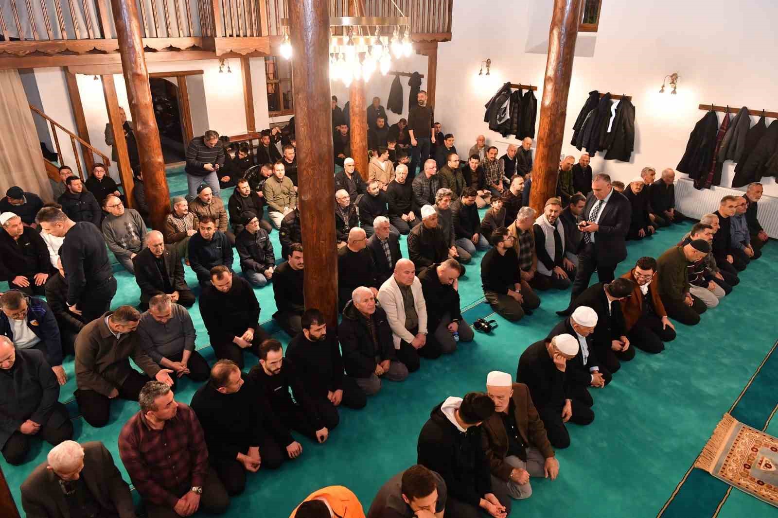 tarihi tasmakiran camiinde restorasyon sonrasi ilk teravih heyecani 6 EtEERmmm