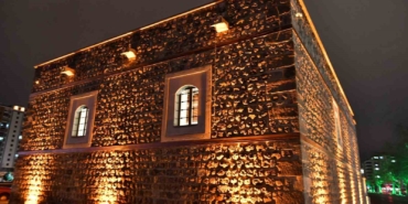 tarihi-tasmakiran-camiinde-restorasyon-sonrasi-ilk-teravih-heyecani-w3dDii3T.jpg