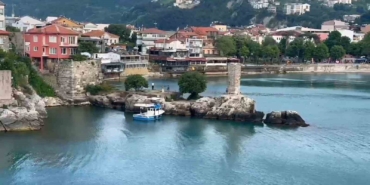 tarihi-yapilari-sprey-boyayla-boyadilar-wpIfleBF.jpg