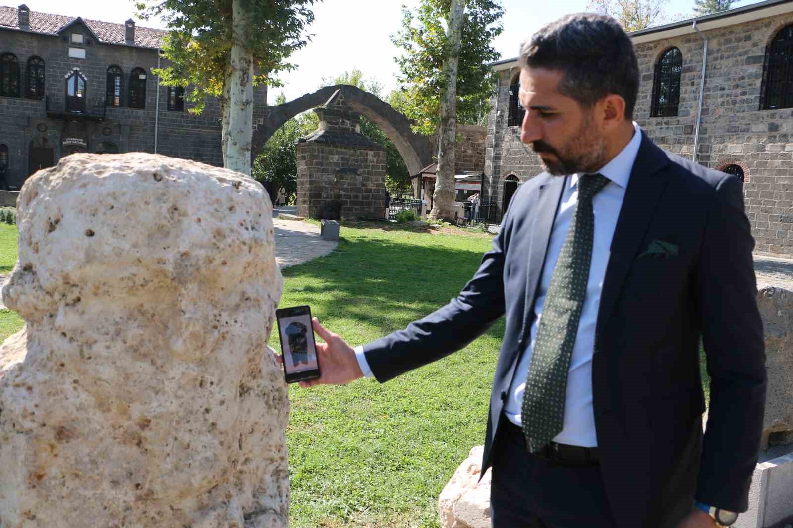 tarihteki ilk kral sargonun iki heykeli diyarbakir muzesinde ziyarete acildi 7 qbTHQZyQ
