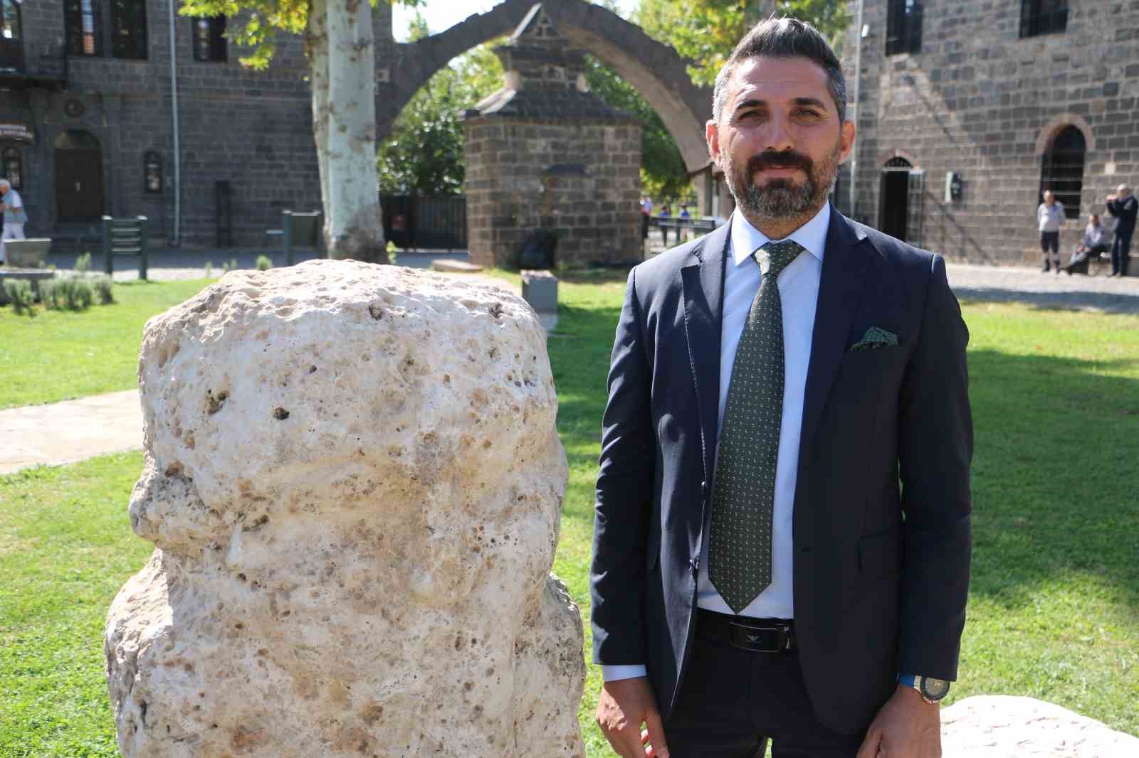 tarihteki ilk kral sargonun iki heykeli diyarbakir muzesinde ziyarete acildi 9 OgDwHhsC