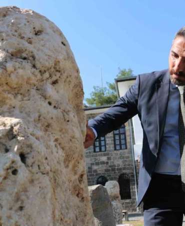 tarihteki-ilk-kral-sargonun-iki-heykeli-diyarbakir-muzesinde-ziyarete-acildi-mIwVLySS.jpg