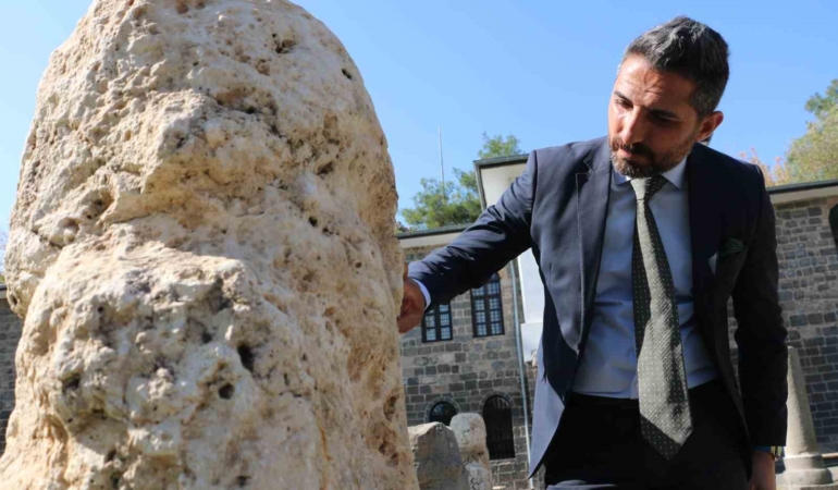 tarihteki-ilk-kral-sargonun-iki-heykeli-diyarbakir-muzesinde-ziyarete-acildi-mIwVLySS.jpg