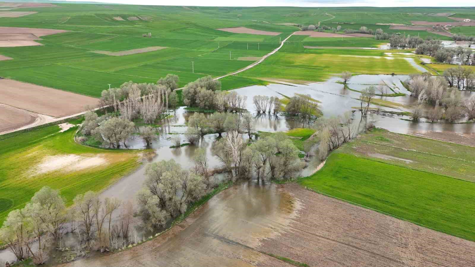 tarim arazilerini sular altinda birakan kanak cayi dronla goruntulendi 0 RY8gp49D