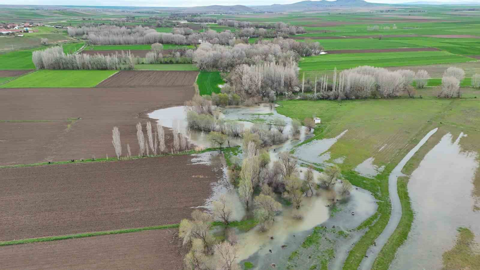 tarim arazilerini sular altinda birakan kanak cayi dronla goruntulendi 3 M19t5Gkl
