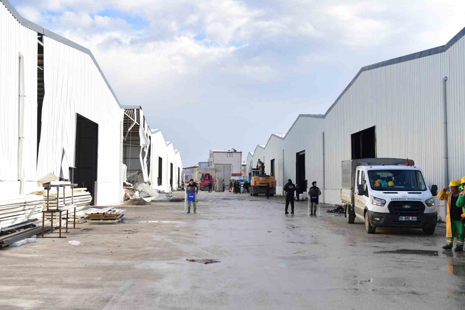 tarim arazisine kacak yapilan depolar yikildi 1 e8cMBII5