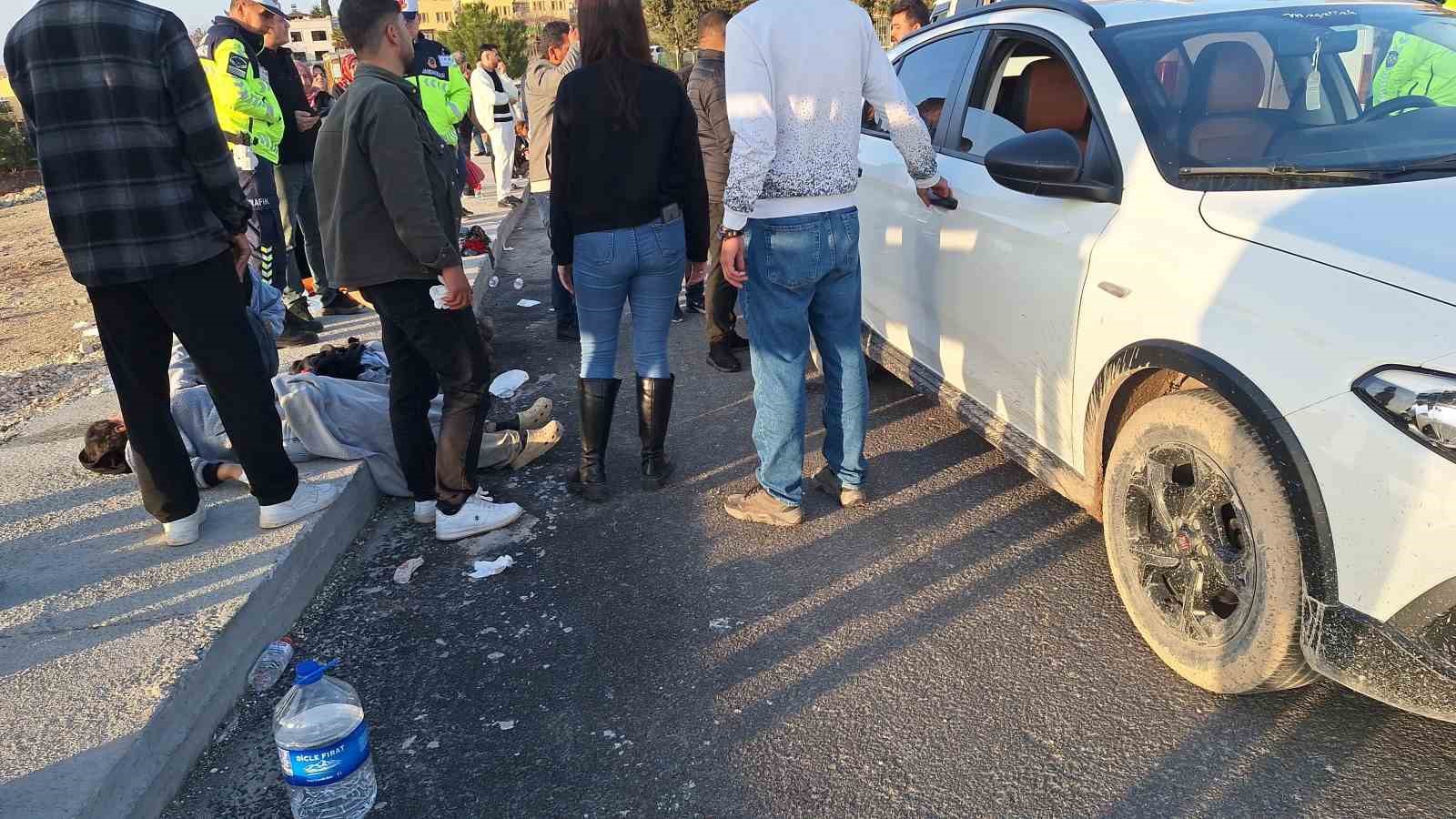 tarim iscilerini tasiyan minibus direge carpti 15 yarali 1 lZ3Er4Xv