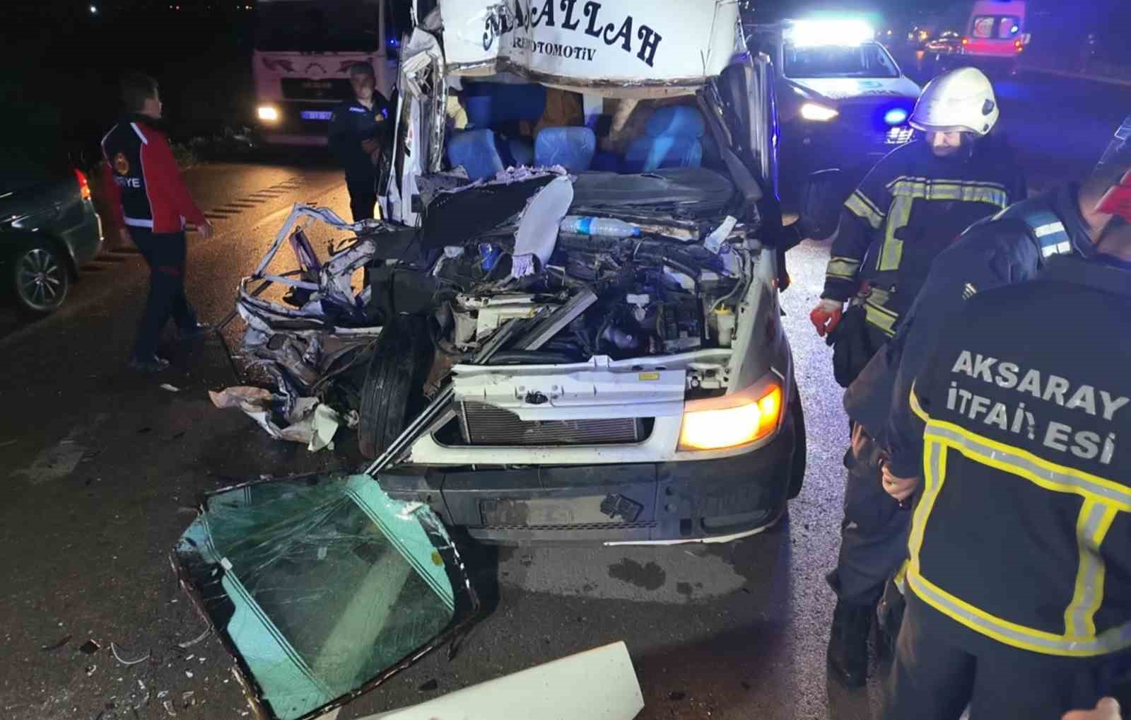 tarim iscilerini tasiyan minibus tira carpti 12 yarali 1