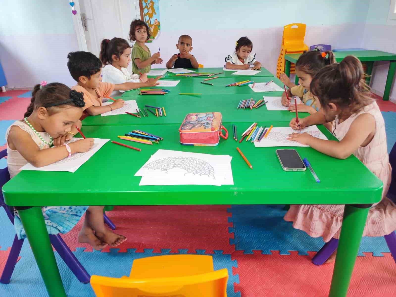 Tarım işçilerinin çocuklarına konteyner sınıfta eğitim 8 tarim iscilerinin cocuklarina konteyner sinifta egitim 4