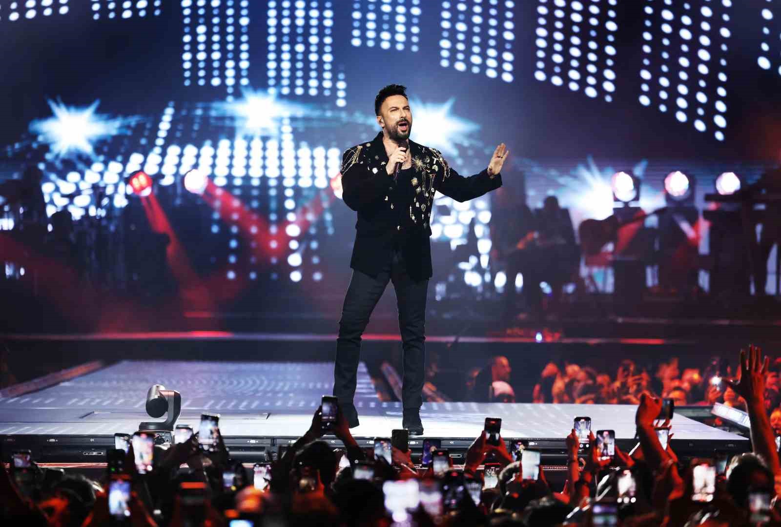 tarkani 9 gundur suren konser serisinde yaklasik 50 bin kisi dinledi 4 FYIeeJpt