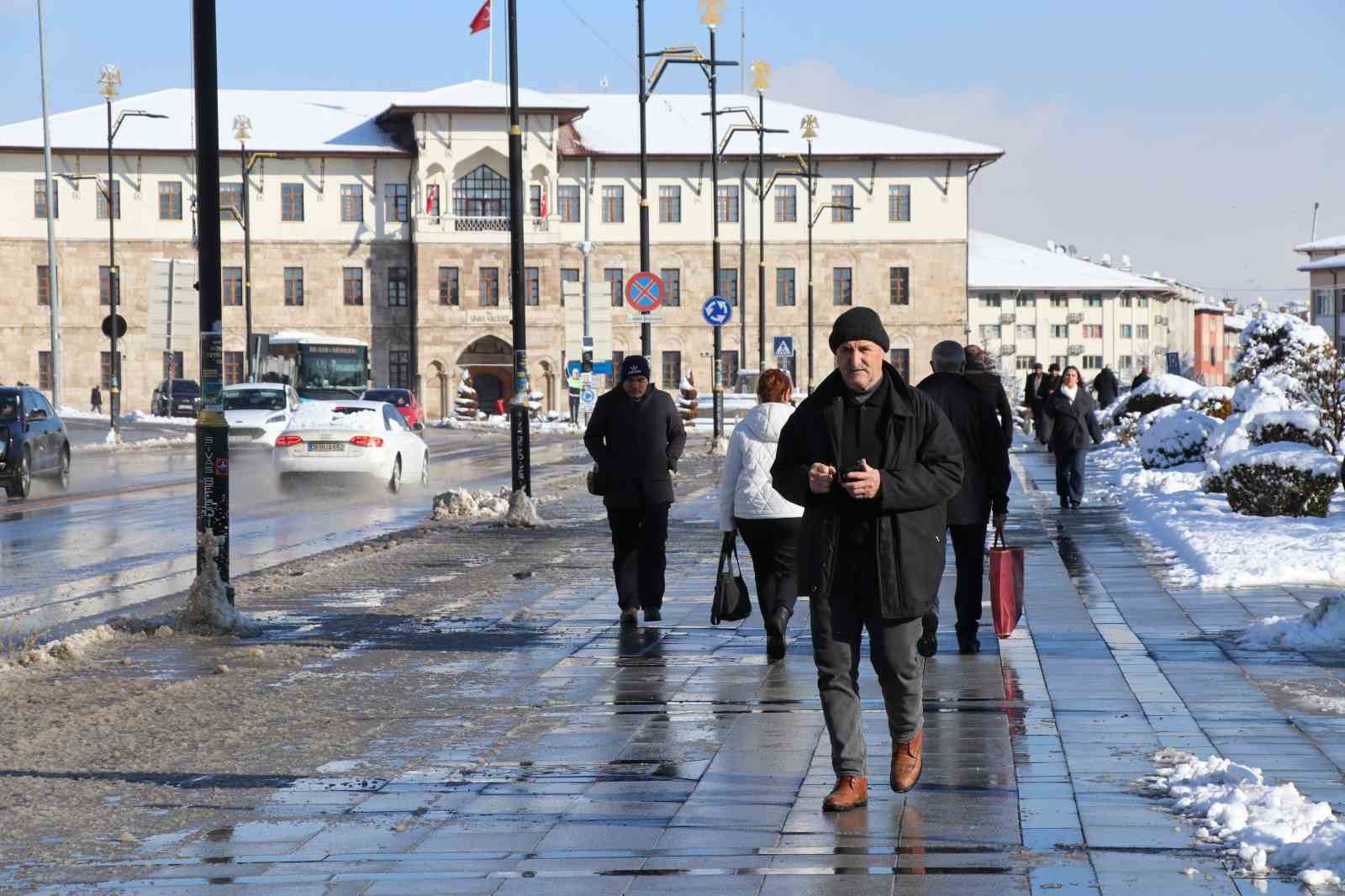 tarkanin 946 milyonluk egitim bagisi iddialari yalanlandi 1 sTHdIr1X