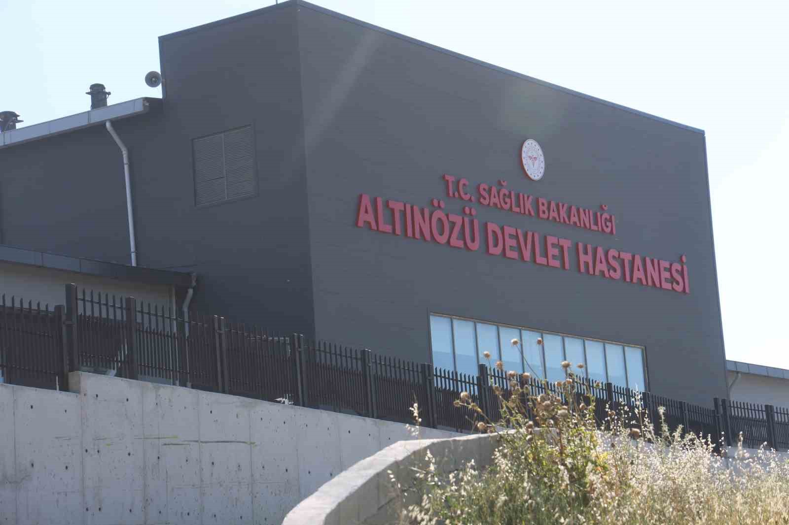 tarlaya giderken kaybolup 43 saat sonra yarali halde bulunan yasli adam taburcu edildi 2 MWupKLBf
