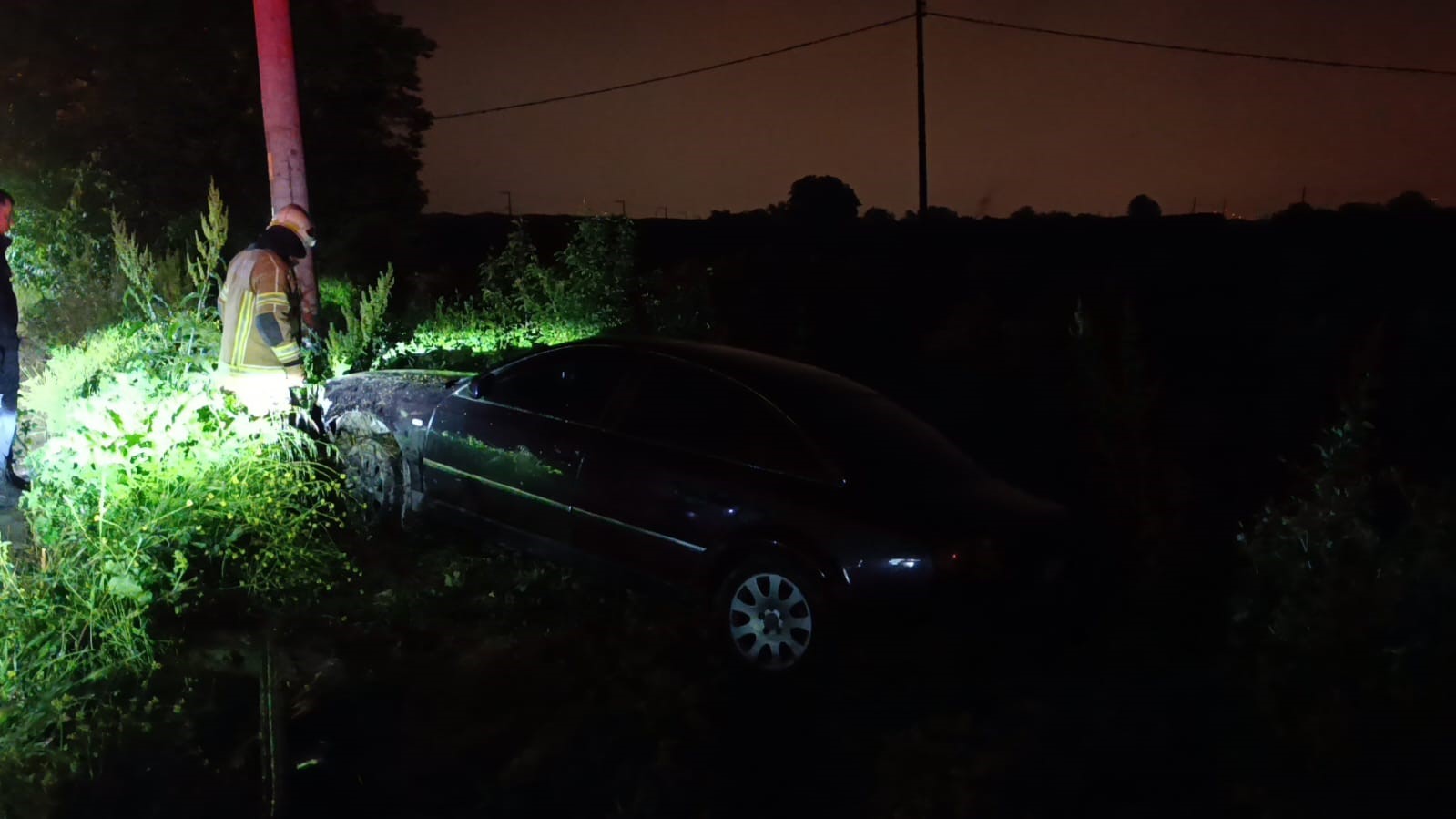 Tarlaya uçtuğu otomobilini bırakıp gitti 6 tarlaya uctugu otomobilini birakip gitti 2 cby3EHzB
