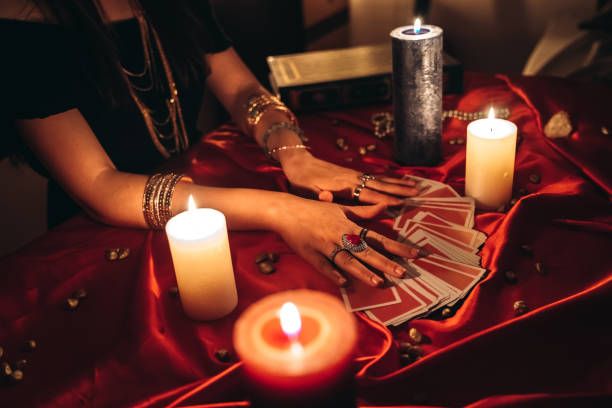 İşte burcunuza göre 31 Ekim 2025 günlük tarot kart açılımı ve kartların rehberliğiyle bugünün enerjisi…