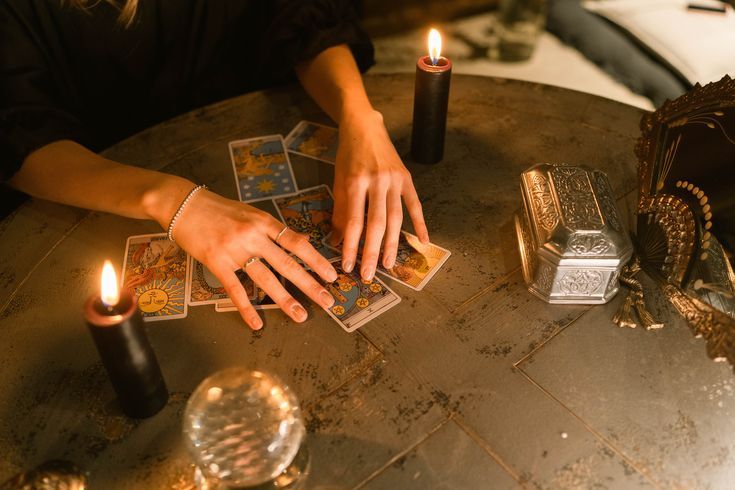 İşte burcunuza göre 31 Ekim 2025 günlük tarot kart açılımı ve kartların rehberliğiyle bugünün enerjisi…