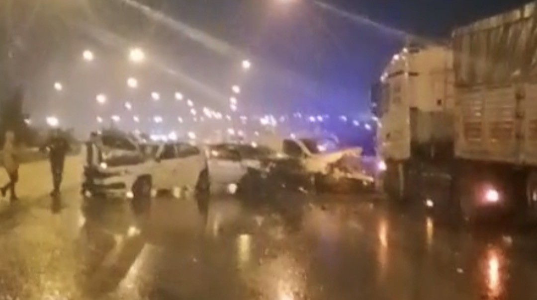 tarsus adana gaziantep otoyolunda 12 aracin karistigi zincirleme kaza 13 yarali 3 F65z3QMy