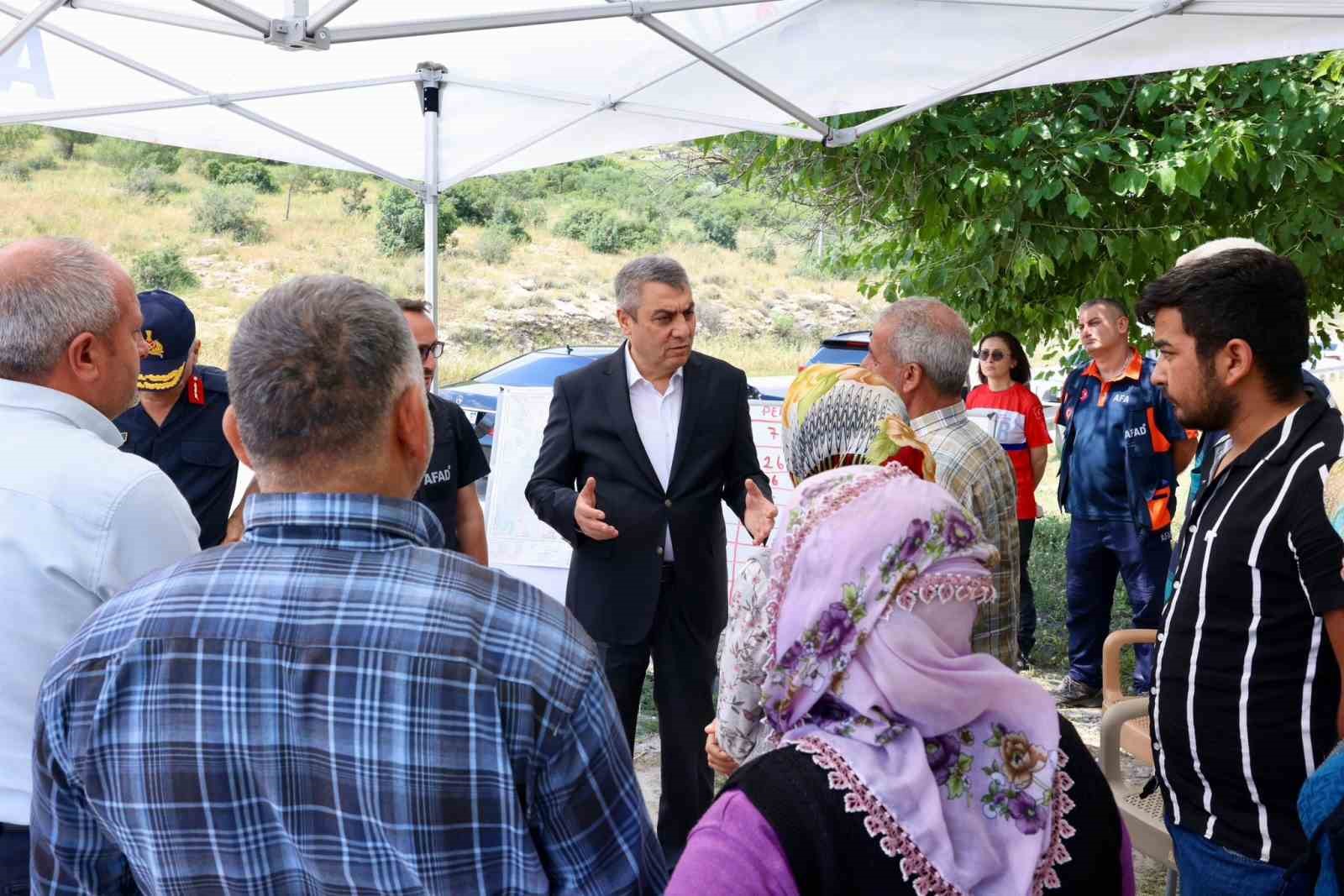Tarsus’ta 4 gündür kayıp olan zihinsel engelli şahıs için dron destekli çalışmalar sürüyor 6 tarsusta 4 gundur kayip olan zihinsel engelli sahis icin dron destekli calismalar suruyor 2 ZTCZYFrN