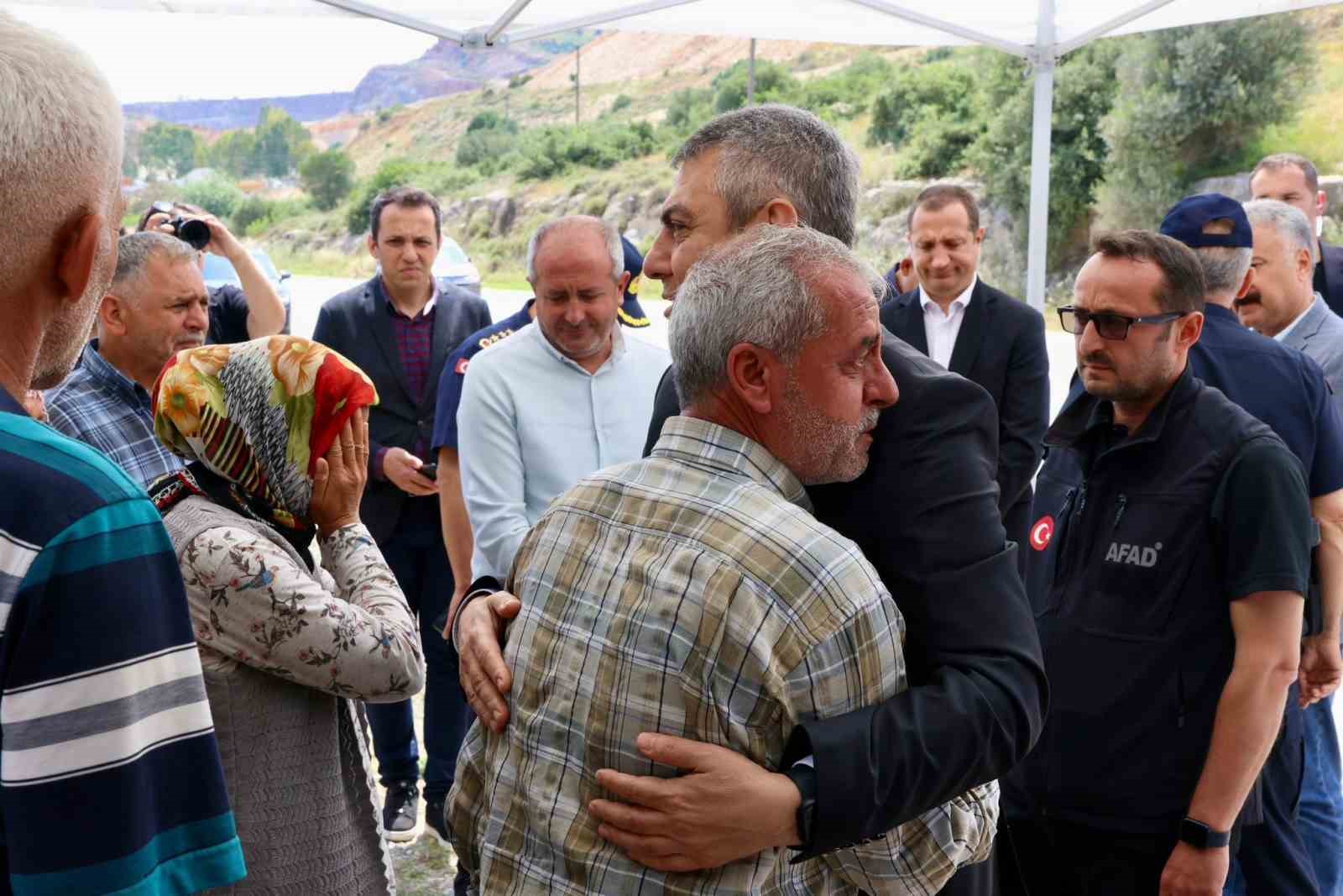 Tarsus’ta 4 gündür kayıp olan zihinsel engelli şahıs için dron destekli çalışmalar sürüyor 7 tarsusta 4 gundur kayip olan zihinsel engelli sahis icin dron destekli calismalar suruyor 3 Dlen7Bra