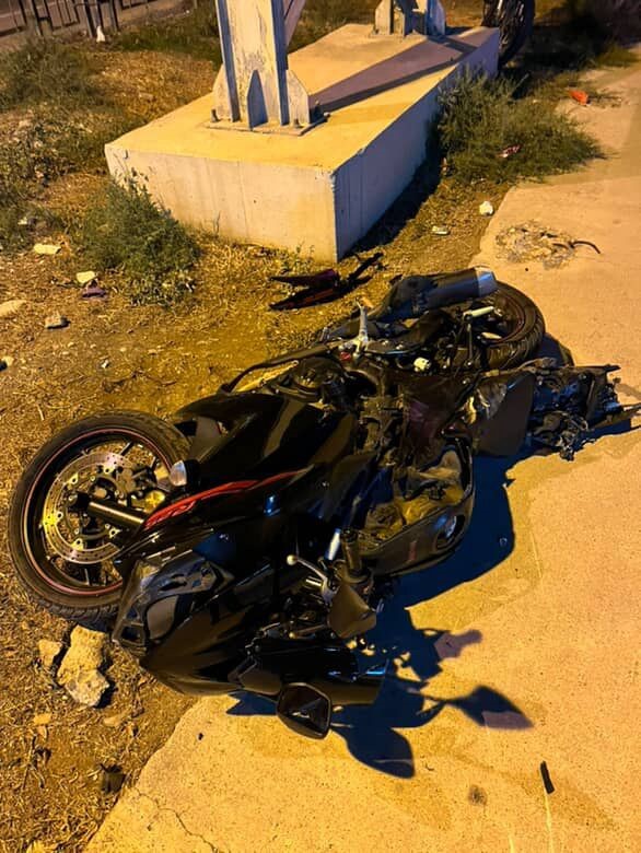 tarsusta otomobille carpisan motosikletli hayatini kaybetti 1 UWTt3rRU