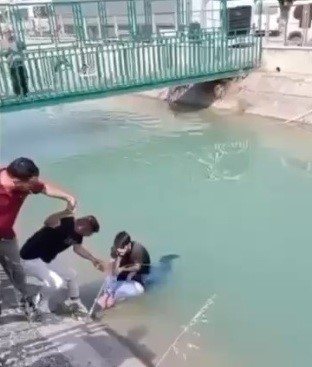 Tarsus’ta sulama kanalına düşen şahıs ölümden döndü 5 tarsusta sulama kanalina dusen sahis olumden dondu 1 hcAqBMpg