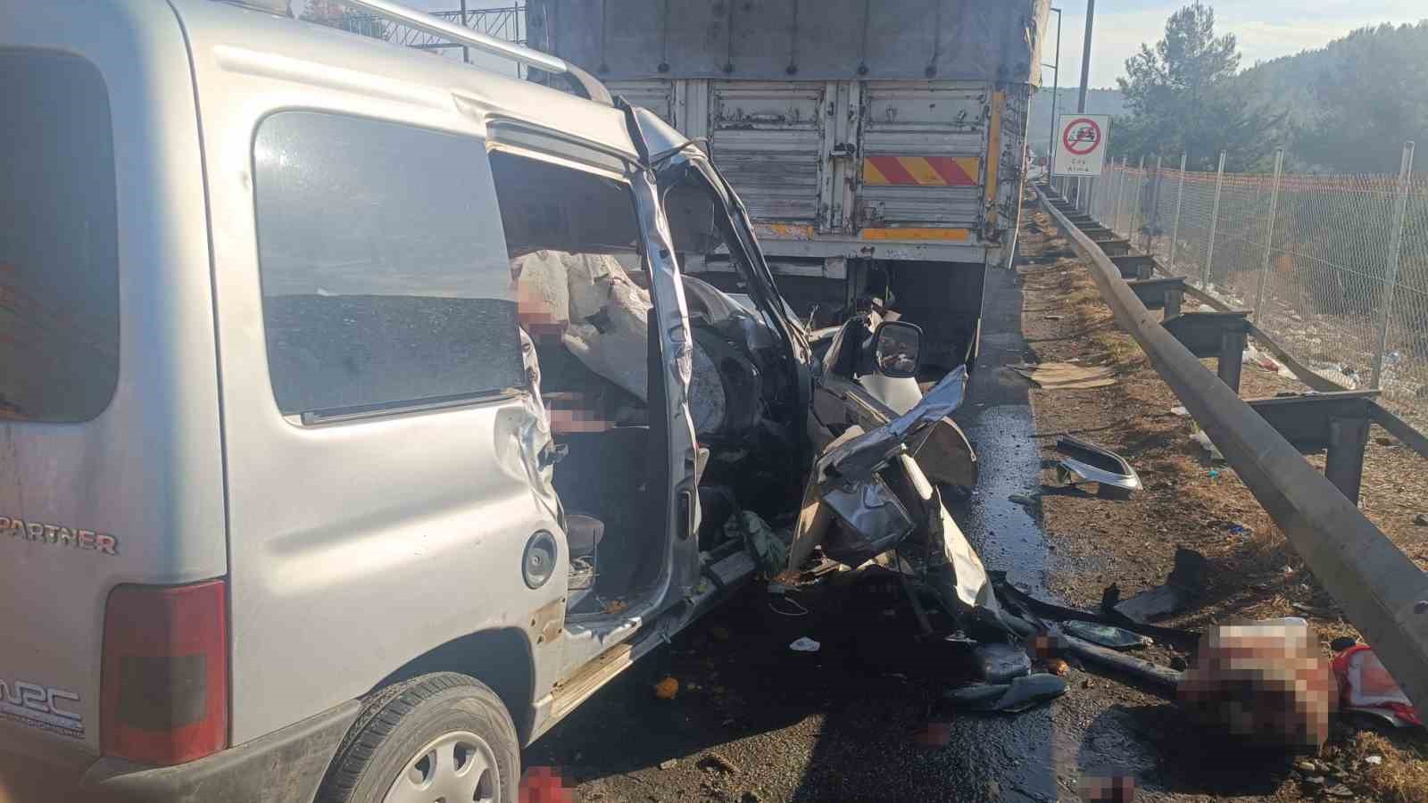 tarsusta trafik kazasi 3 olu 3 yarali 2 yEVUtG5m