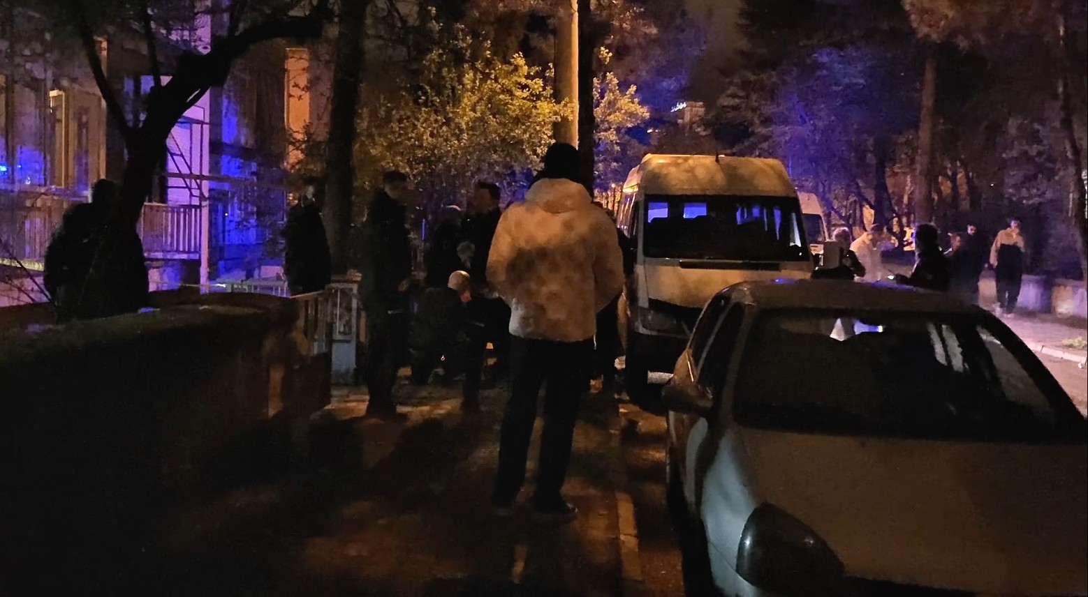 tartistigi akrabasini silahla yaralayip intihar etti 2 4G3ke1hK