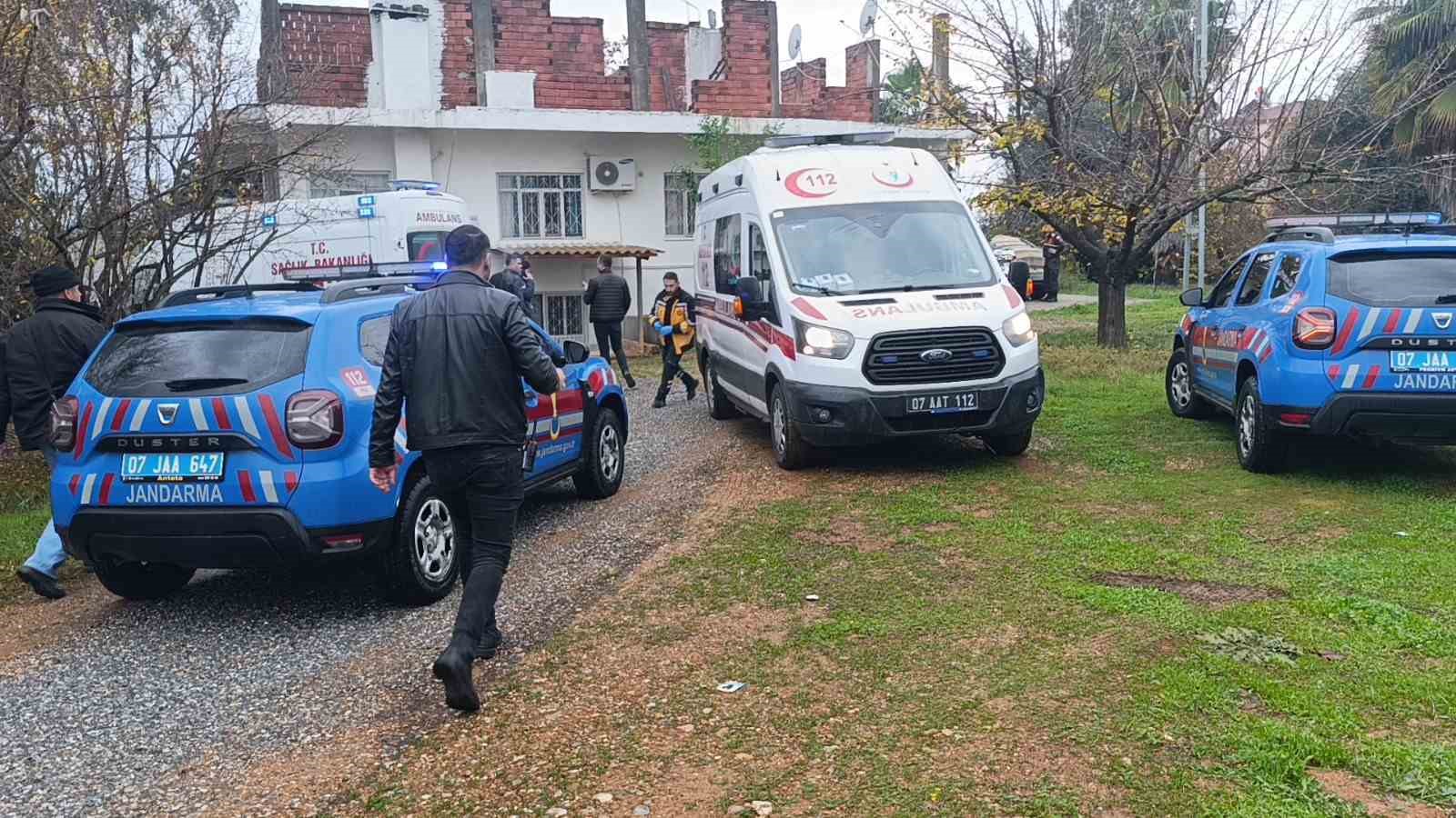 tartistigi babasini ve yengesini tabancayla vurarak agir yaraladi 5 9wcSHf8K