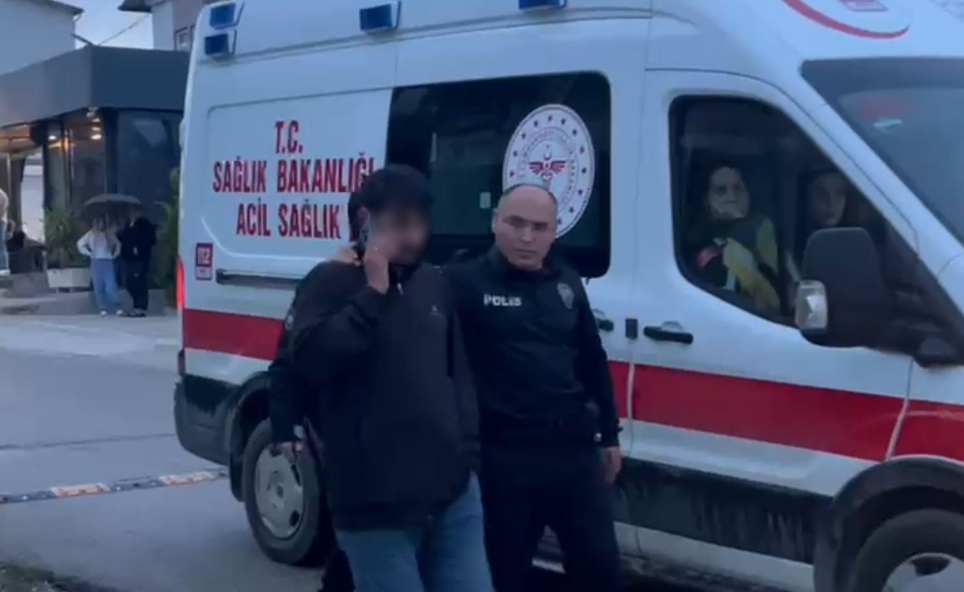 tartistigi esi telefonlara bakmiyor diye catiya cikti 1
