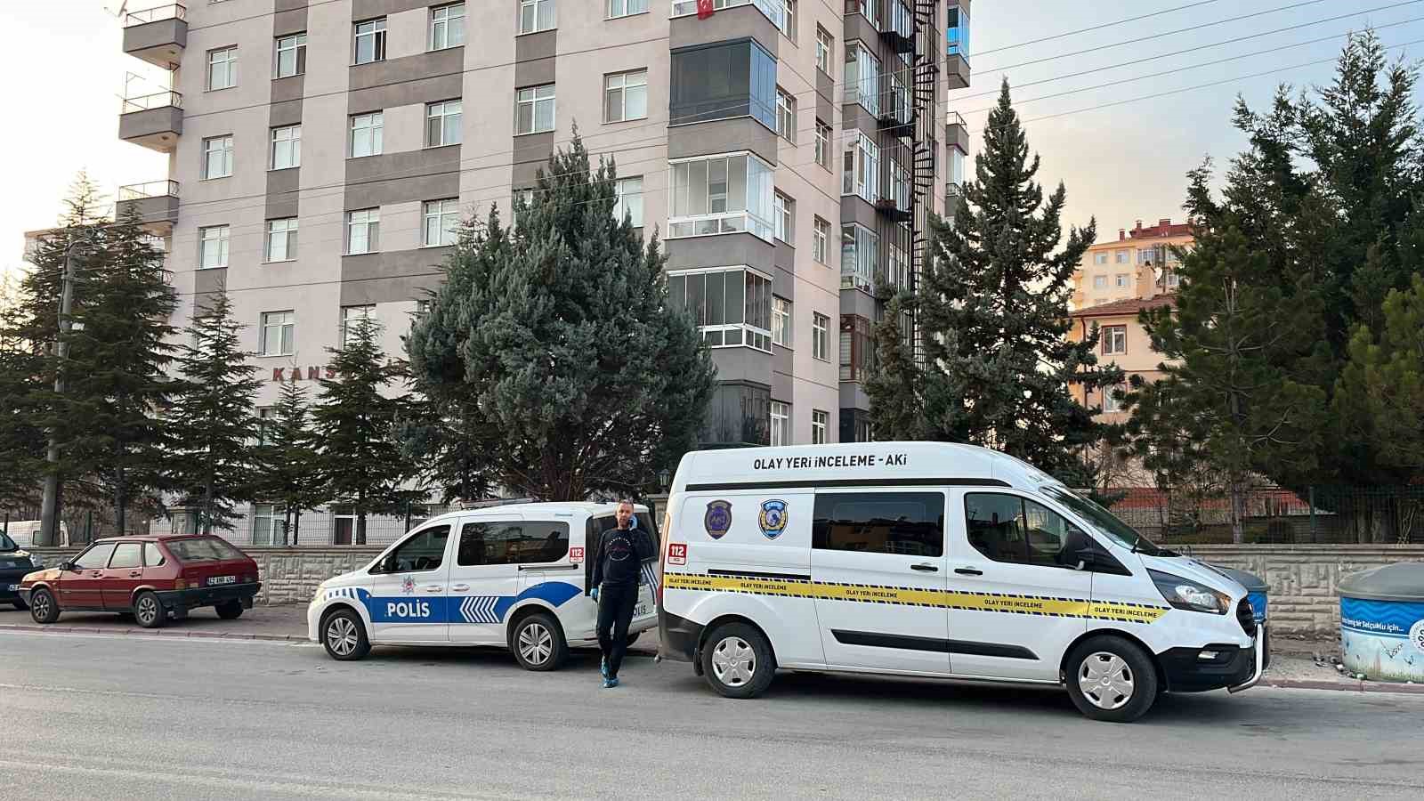 tartistigi esini tabancayla bacagindan vurarak yaraladi 1 qqVlb2IG
