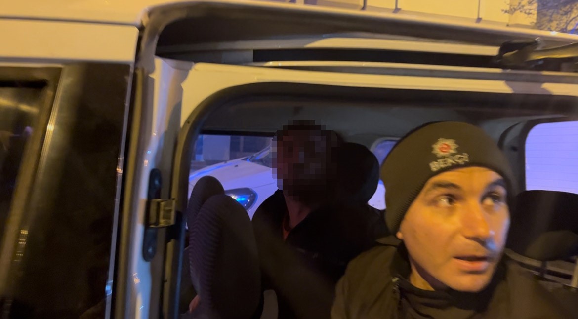 tartistigi gencin basinda icki sisesini kirdi 2 QY66uGbZ