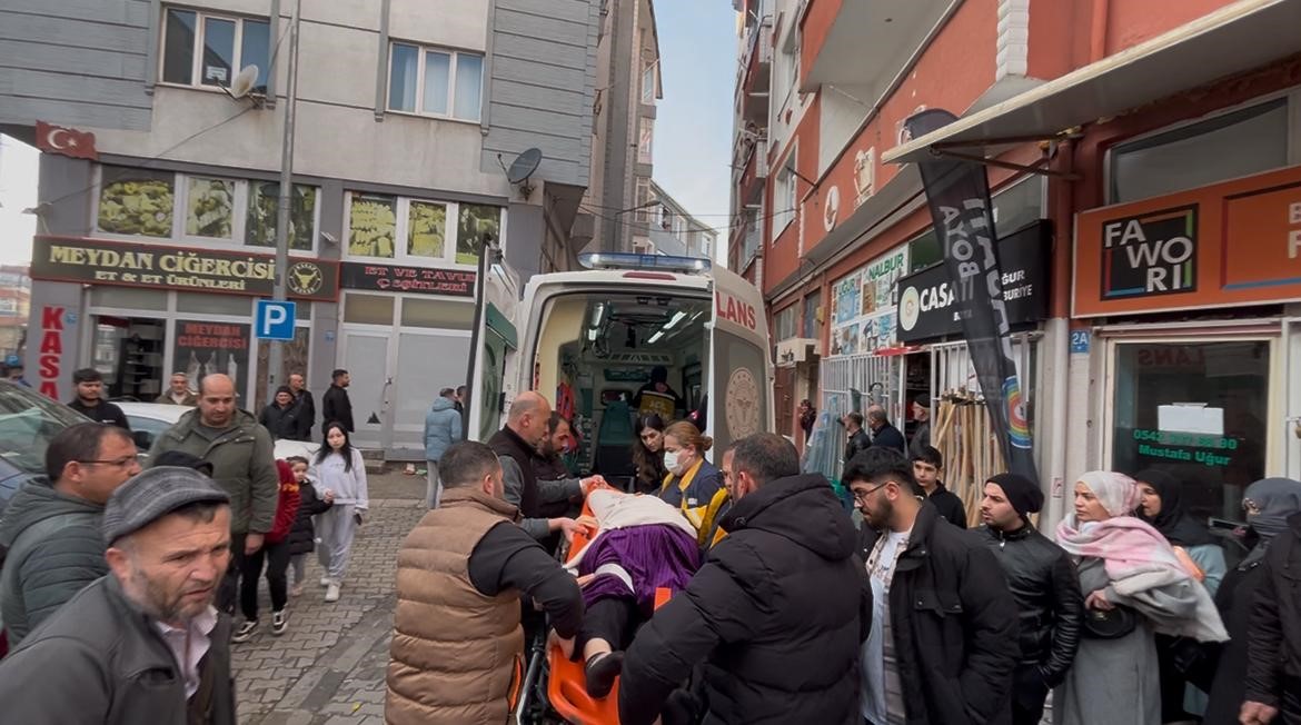 tartistigi komsusunu bicakla yaraladi 2 1OhnOHPR