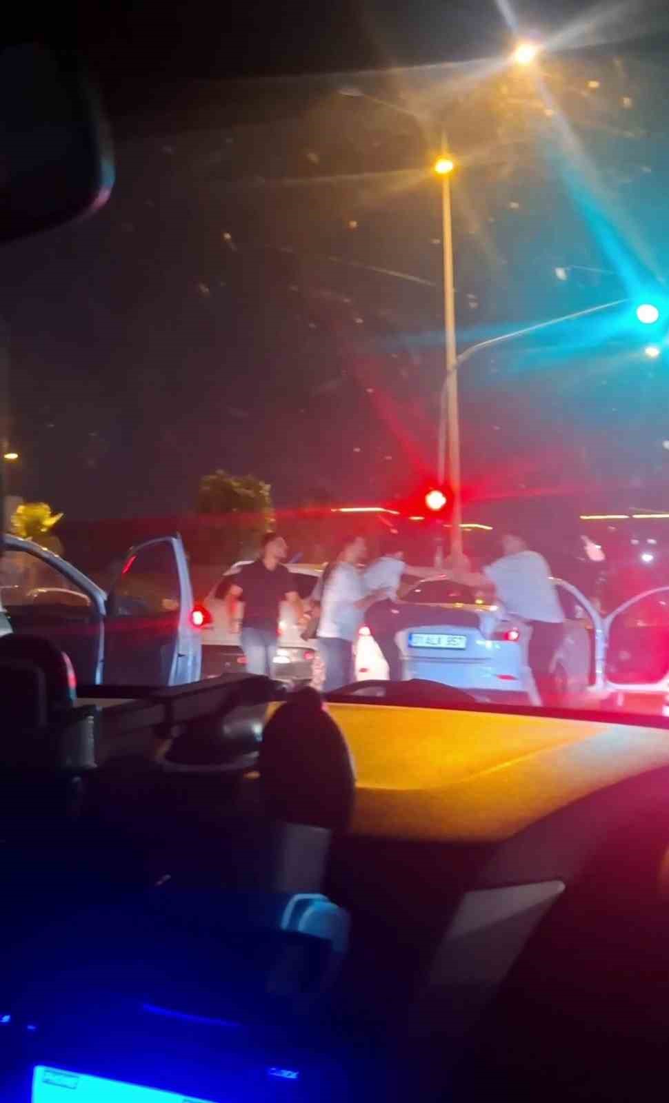 Tartıştıkları sürücüye araçtan inerek saldıran 3 kişiye 540 bin TL ceza 4 tartistiklari surucuye aractan inerek saldiran 3 kisiye 540 bin tl ceza 0 4uUKi4jq