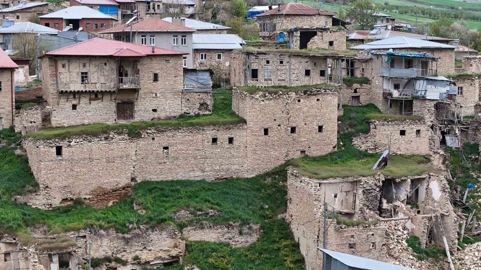 Taş evleriyle Ortaçağ dönemini andıran 8 asırlık köy ilgi bekliyor 5 tas evleriyle ortacag donemini andiran 8 asirlik koy ilgi bekliyor 1 QFJY99gj