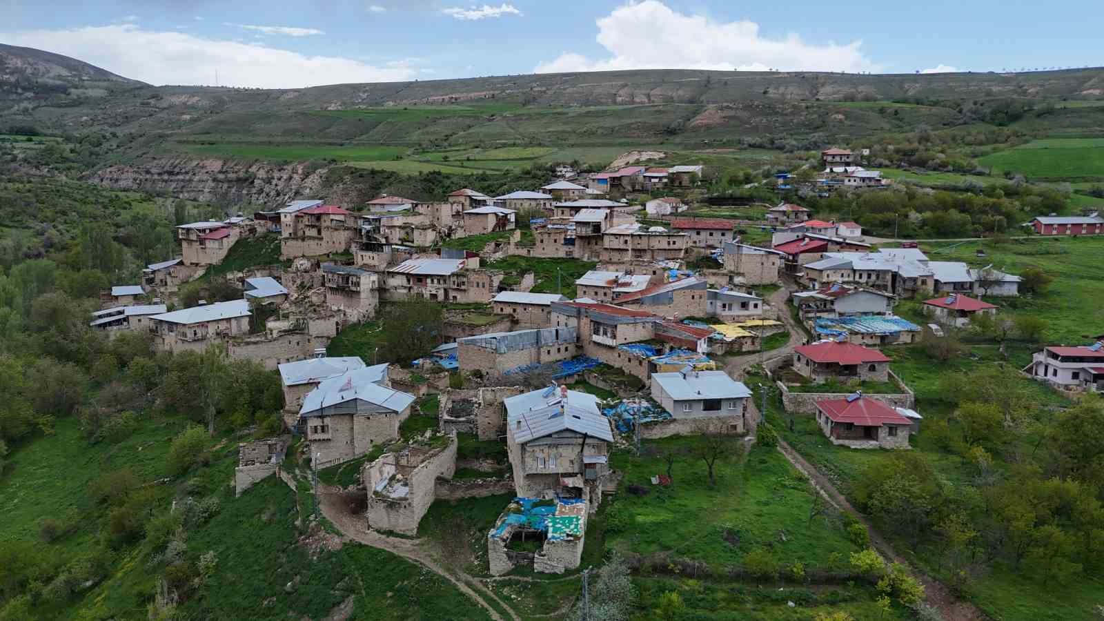 Taş evleriyle Ortaçağ dönemini andıran 8 asırlık köy ilgi bekliyor 10 tas evleriyle ortacag donemini andiran 8 asirlik koy ilgi bekliyor 6 pcUPycUe